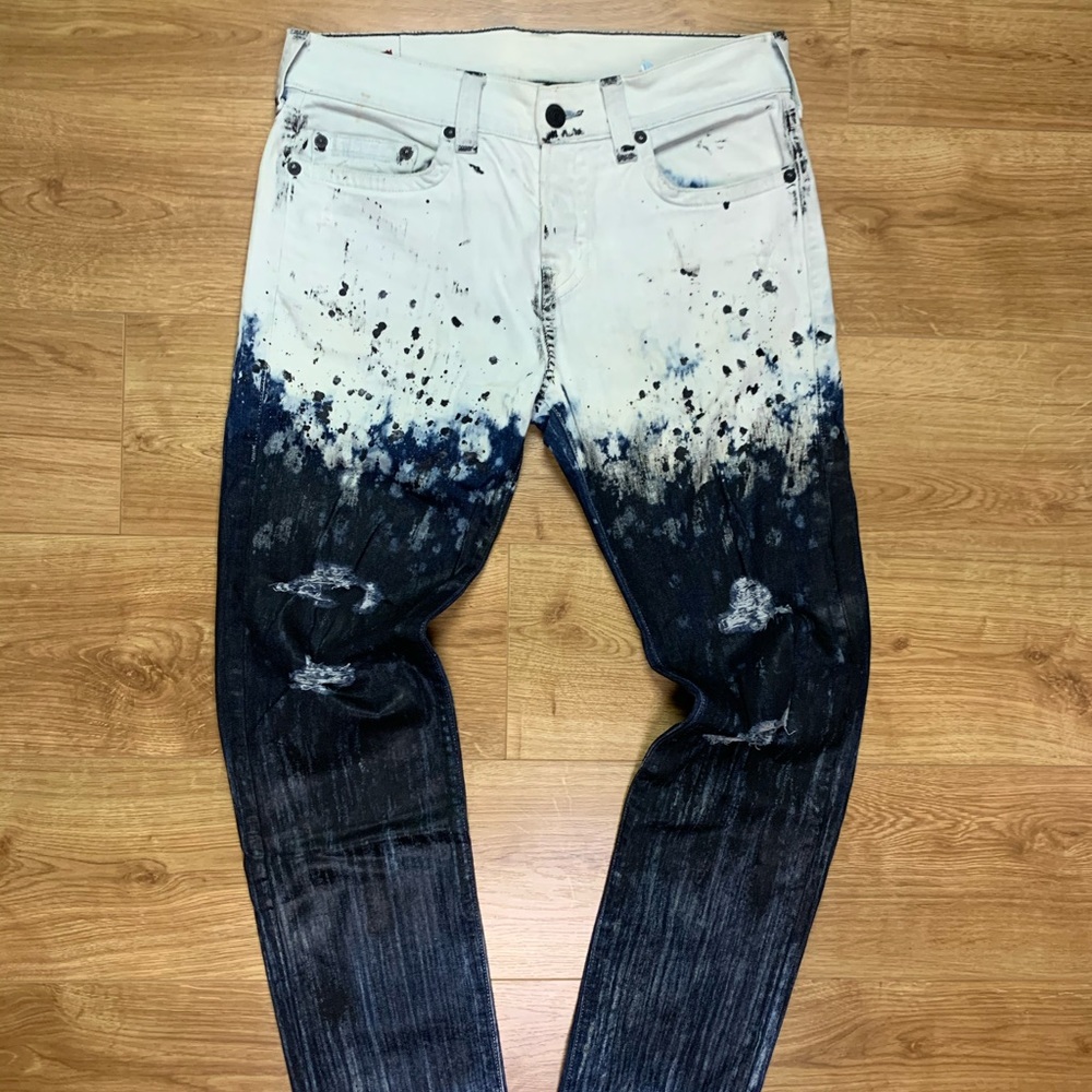 TRUE RELIGION WHITE AND BLUE FADE JEANS